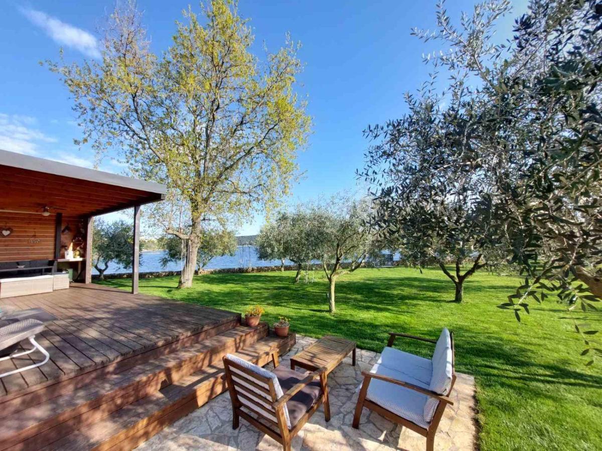 Beach House Ive With Jacuzzi, Pool, Playground And Bbq In An Olive Grove With A Beach, Pomer - Istria 外观 照片