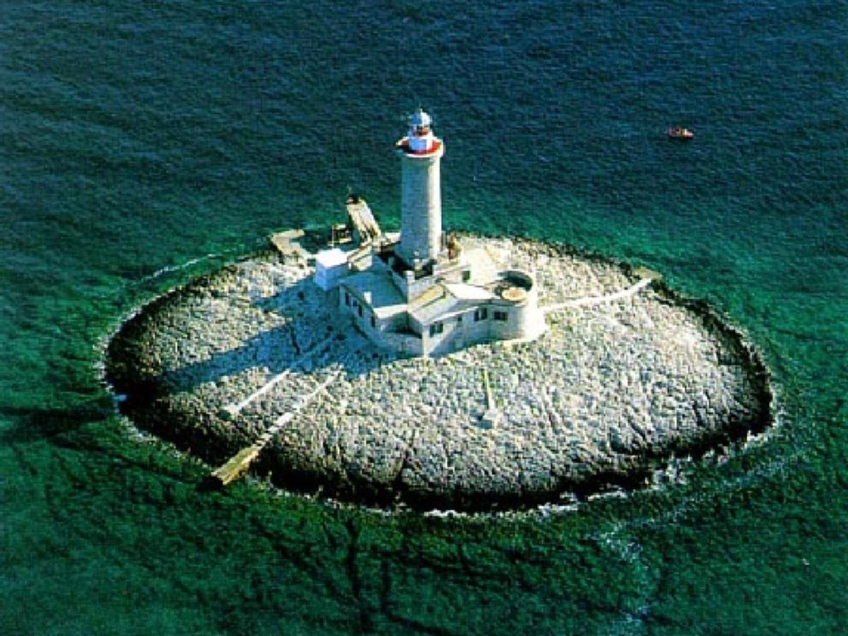Beach House Ive With Jacuzzi, Pool, Playground And Bbq In An Olive Grove With A Beach, Pomer - Istria 外观 照片