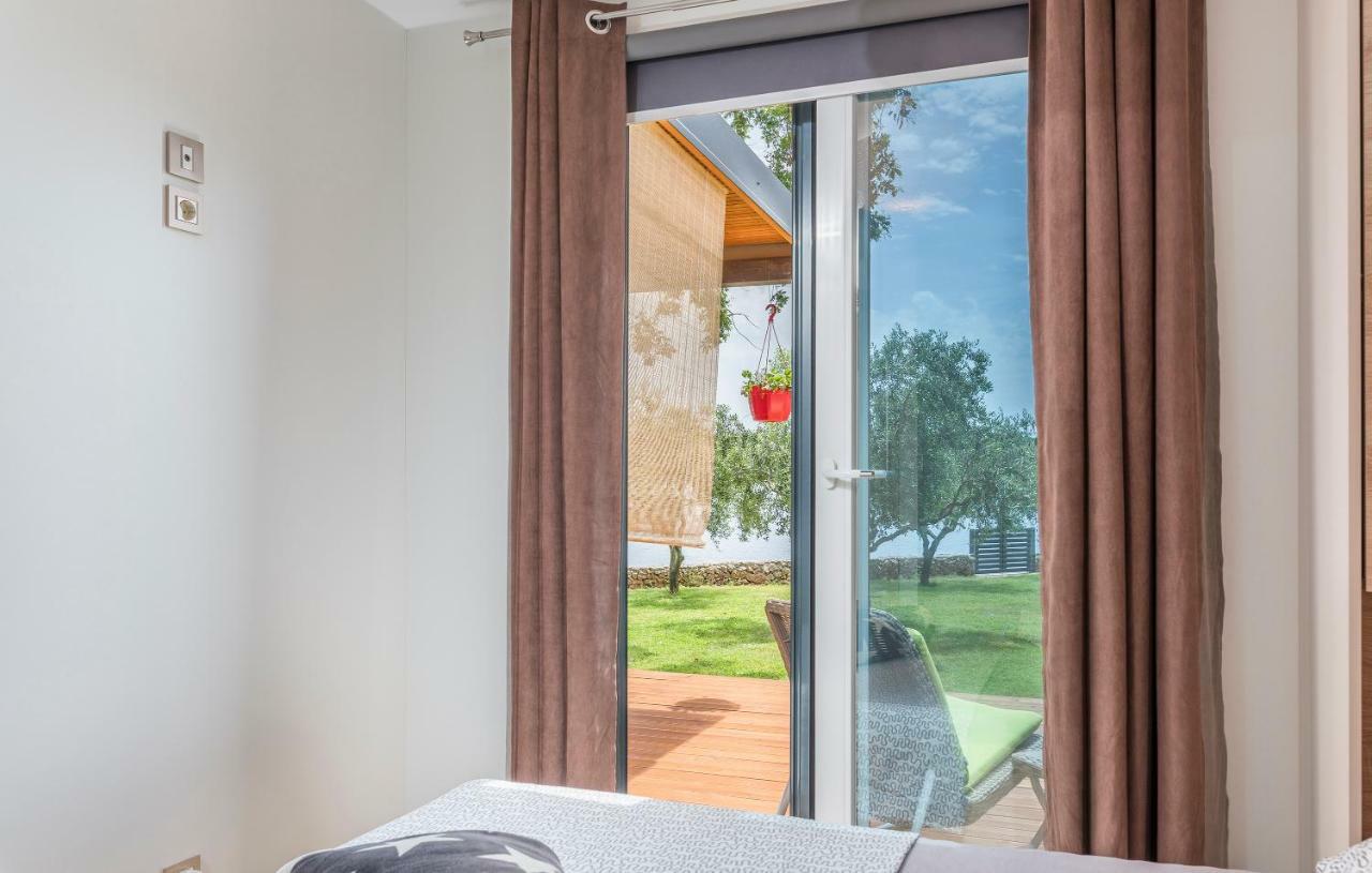 Beach House Ive With Jacuzzi, Pool, Playground And Bbq In An Olive Grove With A Beach, Pomer - Istria 外观 照片